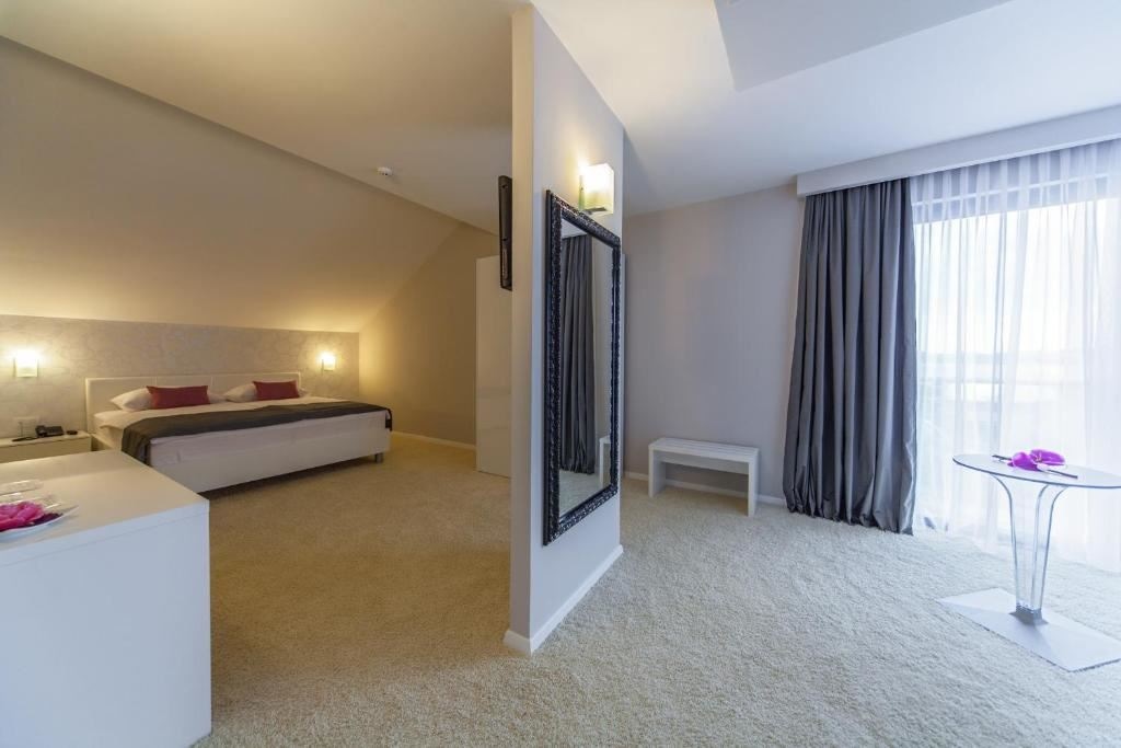 rooms-junior-suite-seaside-balcony