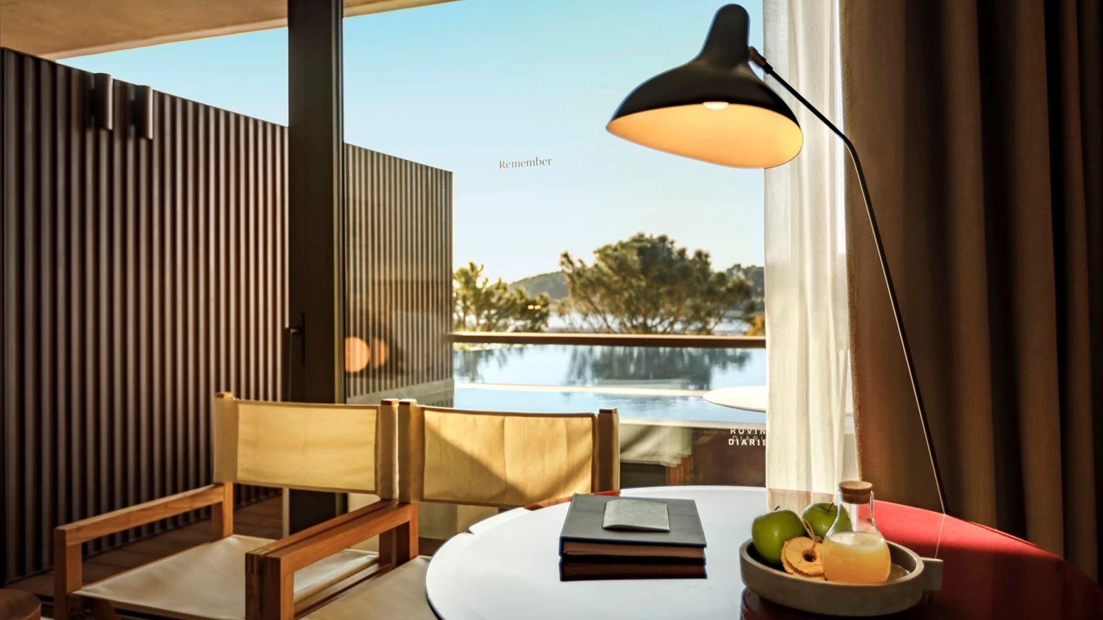 rooms-double-deluxe-room-seaview-balcony