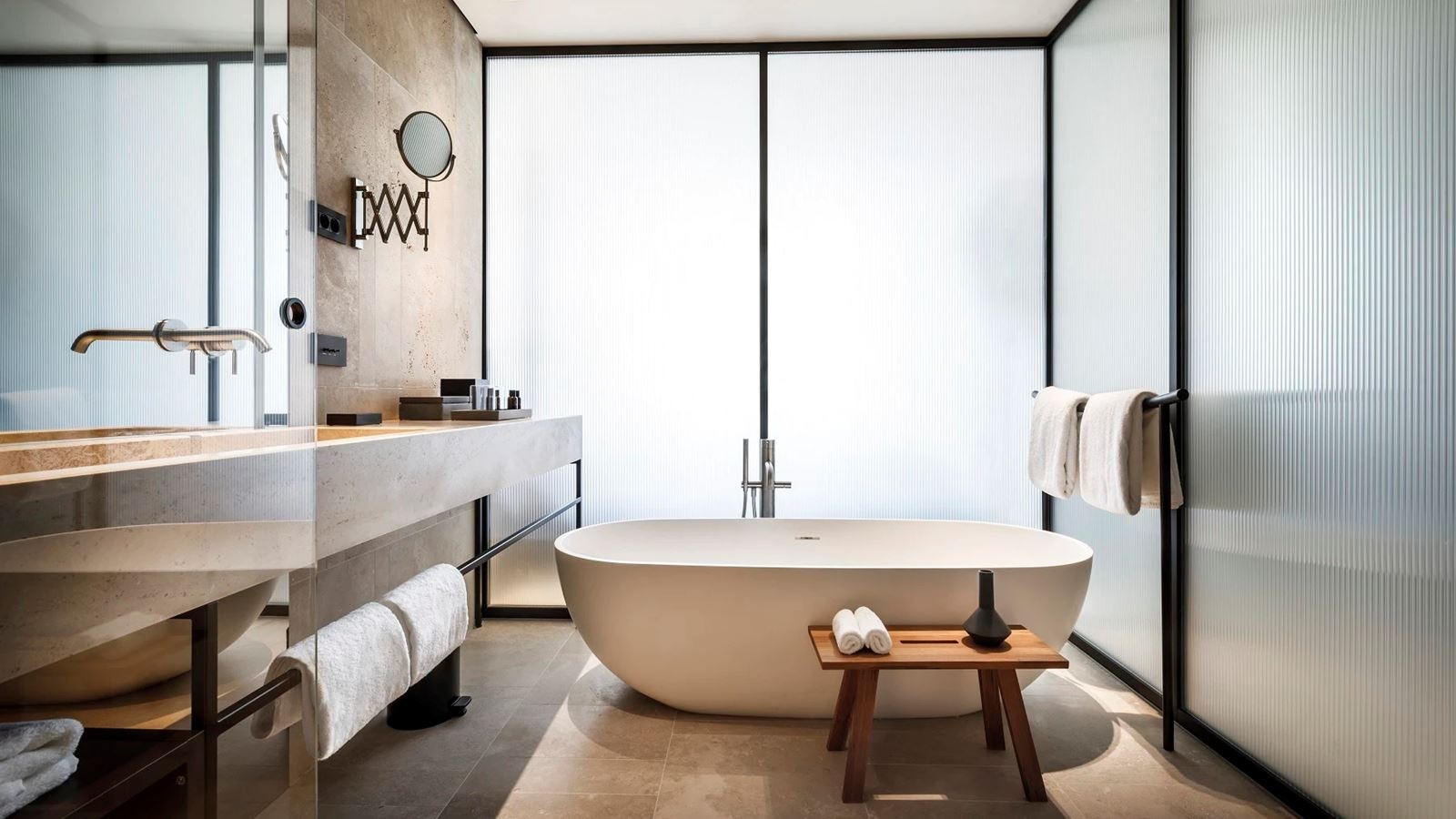 rooms-double-premium-room-park-view-balcony