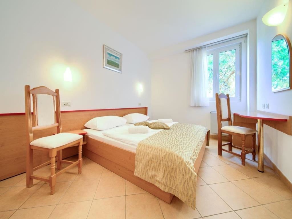 rooms-double-standard-room-park-view