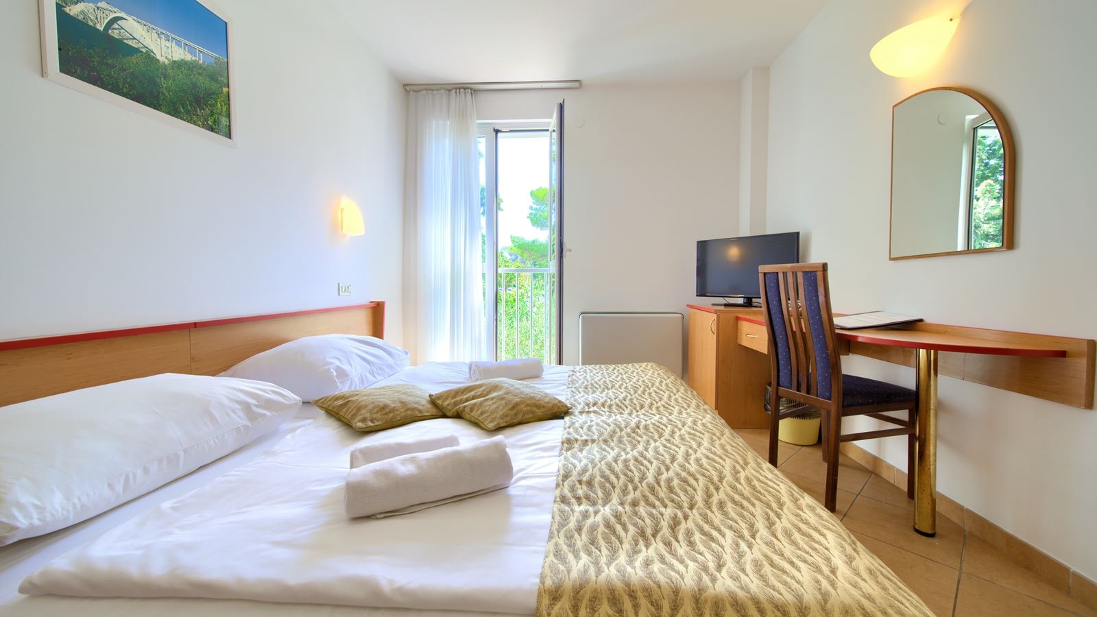 rooms-double-standard-room-park-view