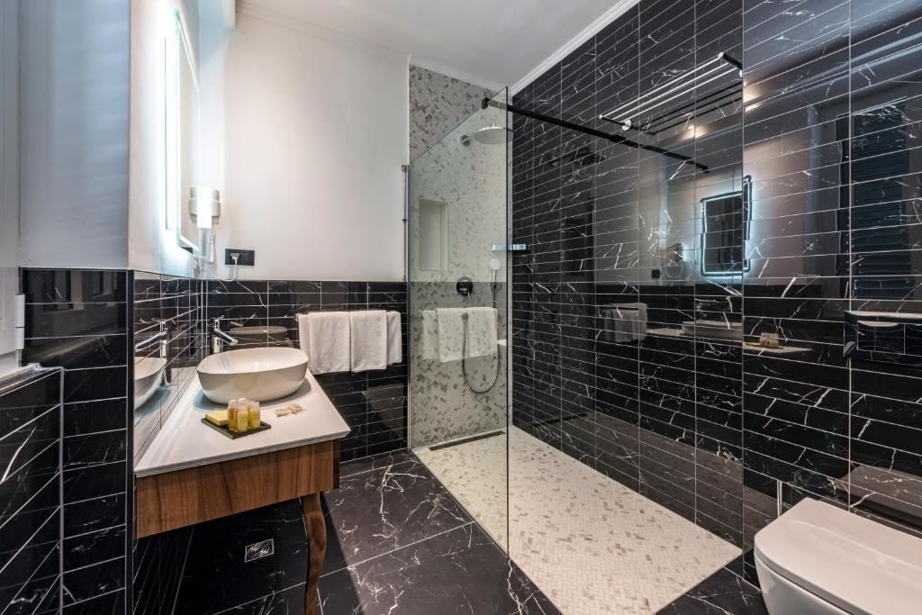 rooms-superior-room-sea-view-balcony-or-terrace