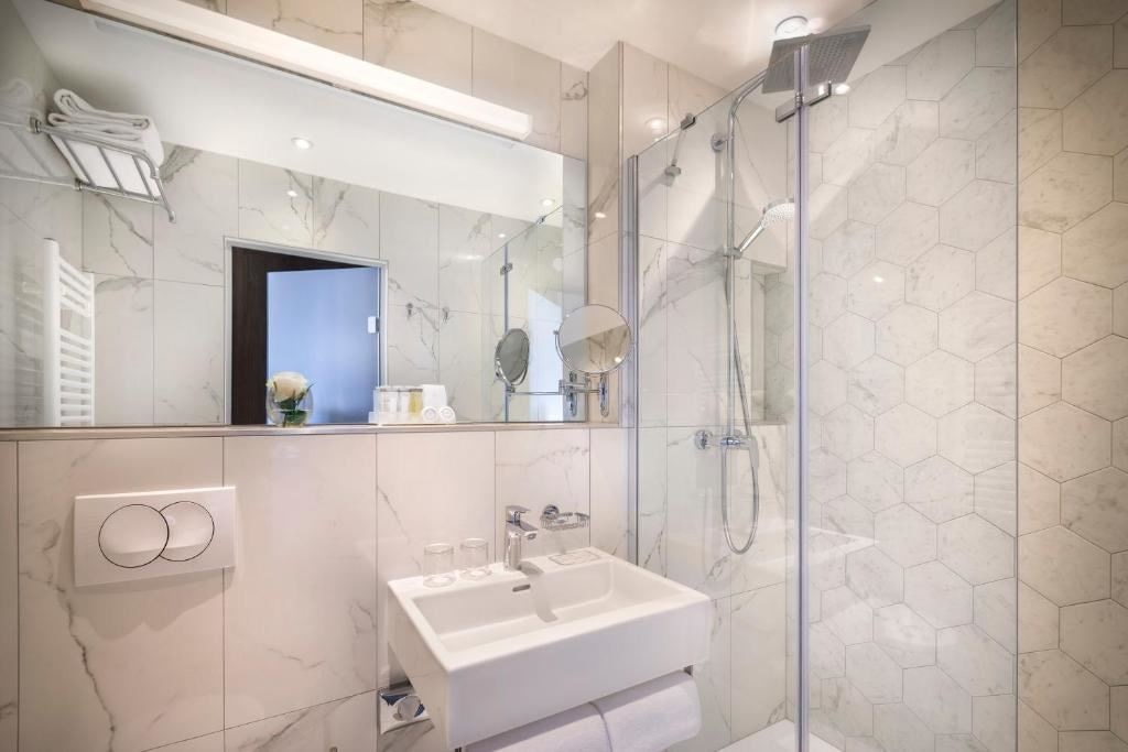 rooms-double-superior-room