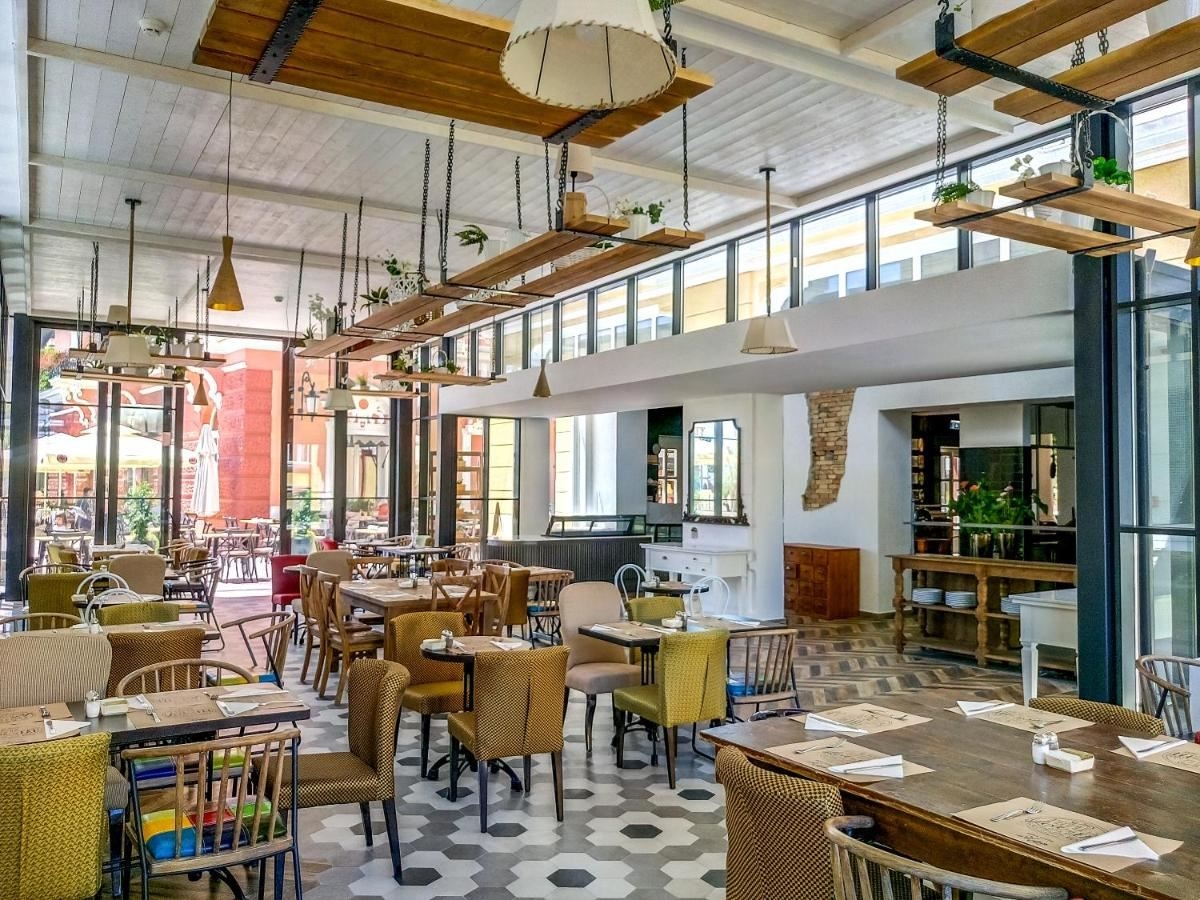 restaurants-restaurants