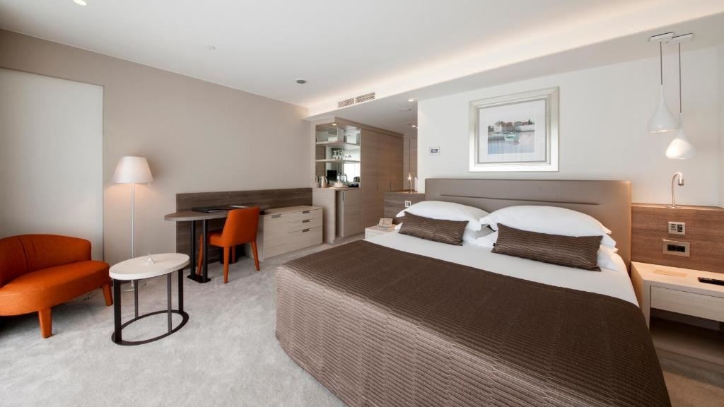 rooms-double-superior-room-park-view-balcony