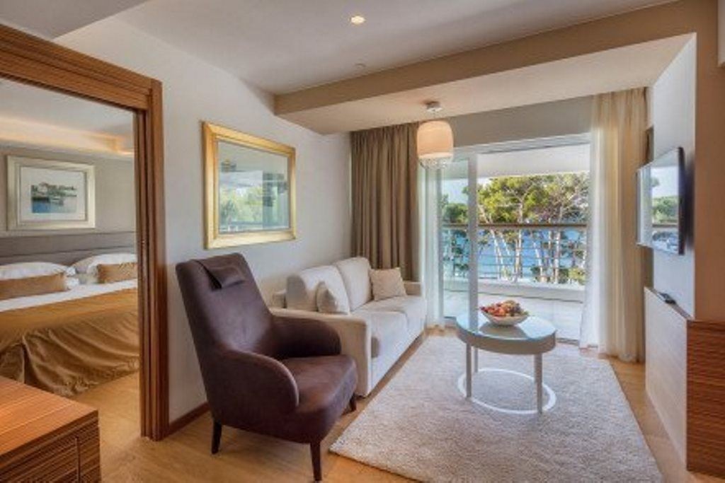 rooms-juniorsuite-seaside-balcony