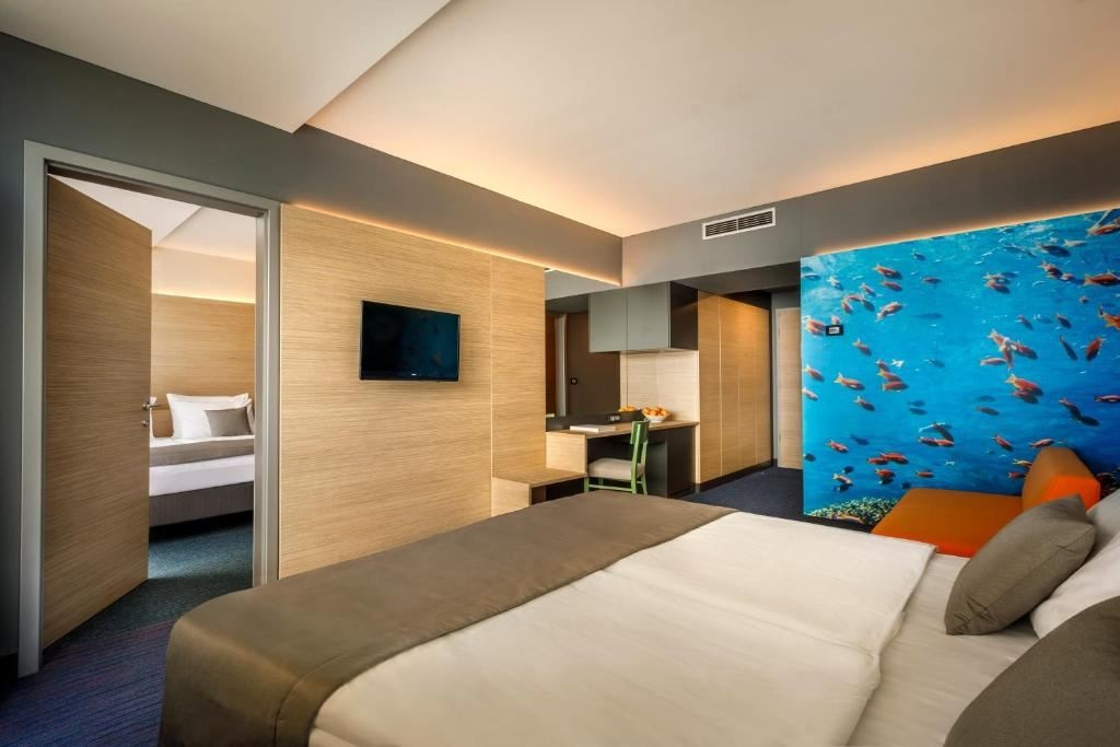 rooms-2-connectingrooms-superior-familyroom-seaview-balcony