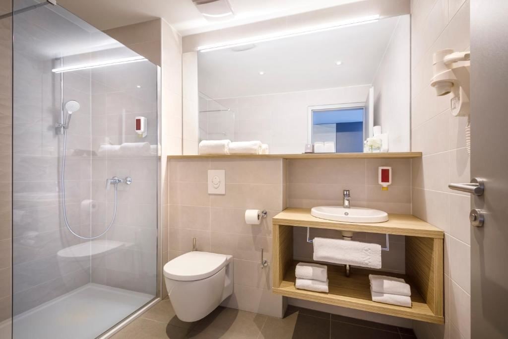 rooms-2-connectingrooms-superior-familyroom-seaview-balcony