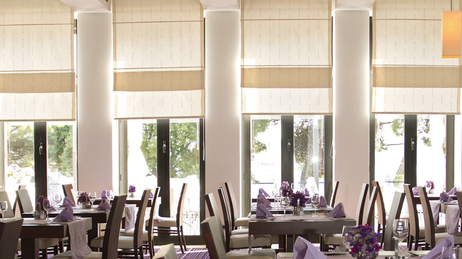 restaurants-restaurant