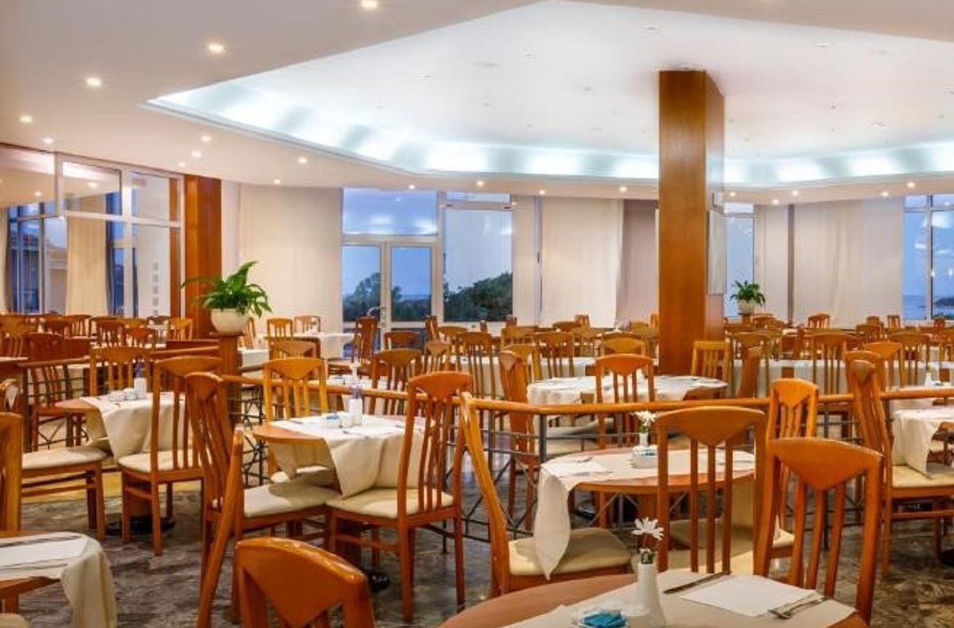 restaurants-restaurants