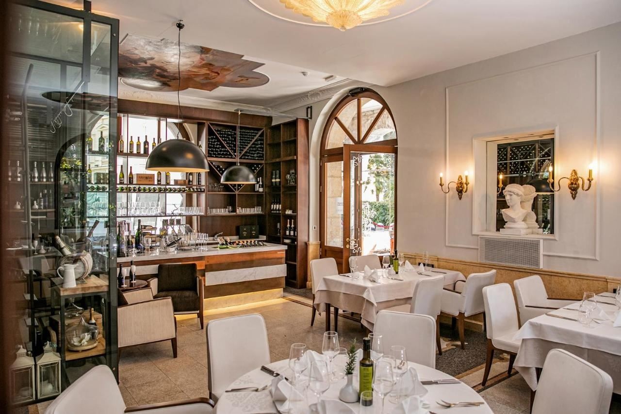 restaurants-restaurants