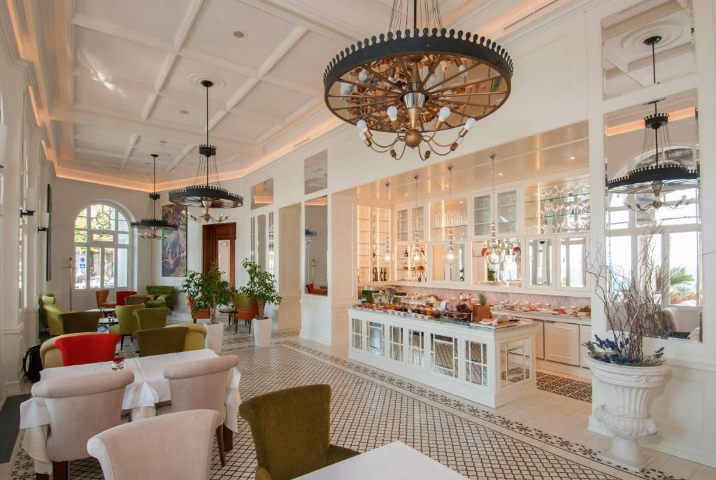 restaurants-restaurants