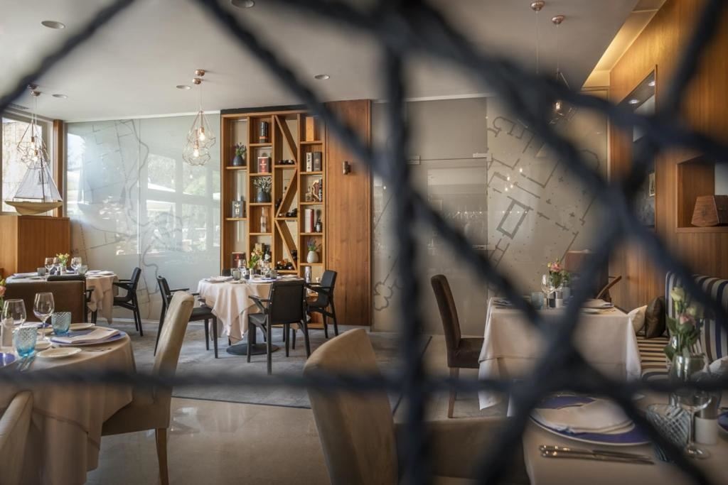 restaurants-restaurants