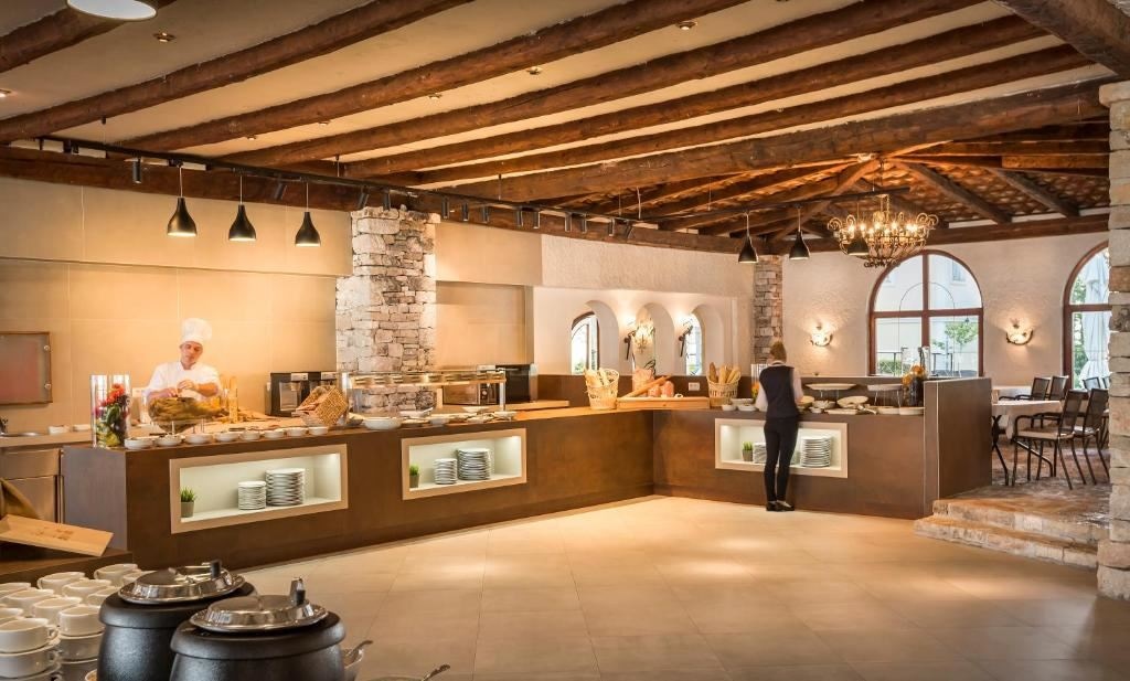 restaurants-restaurants