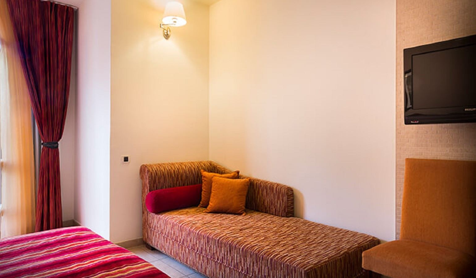 rooms-triple-classic-room