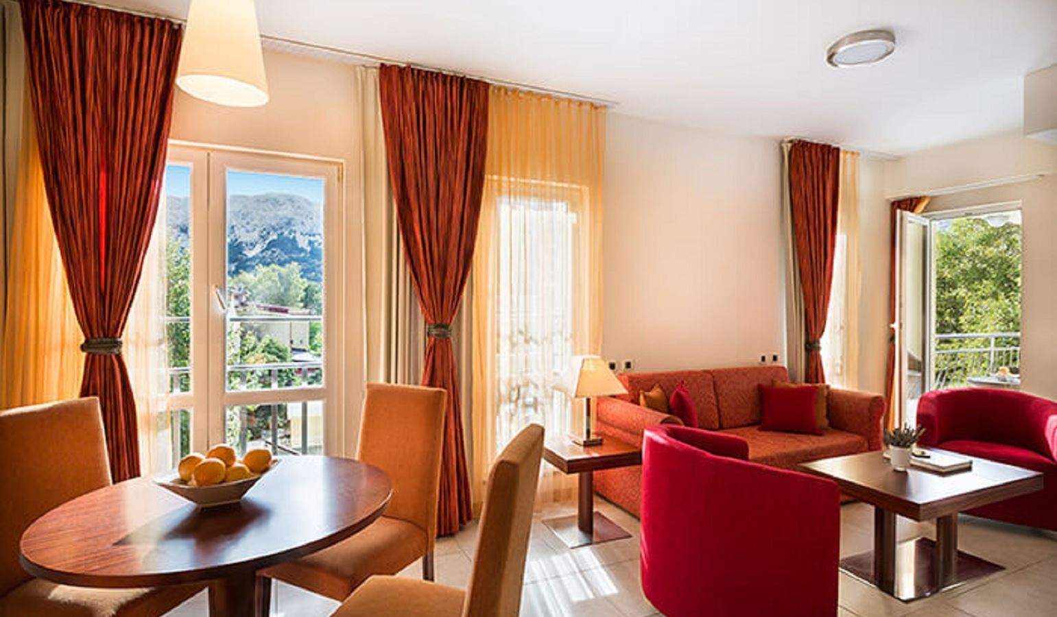 rooms-superior-apartment-balcony