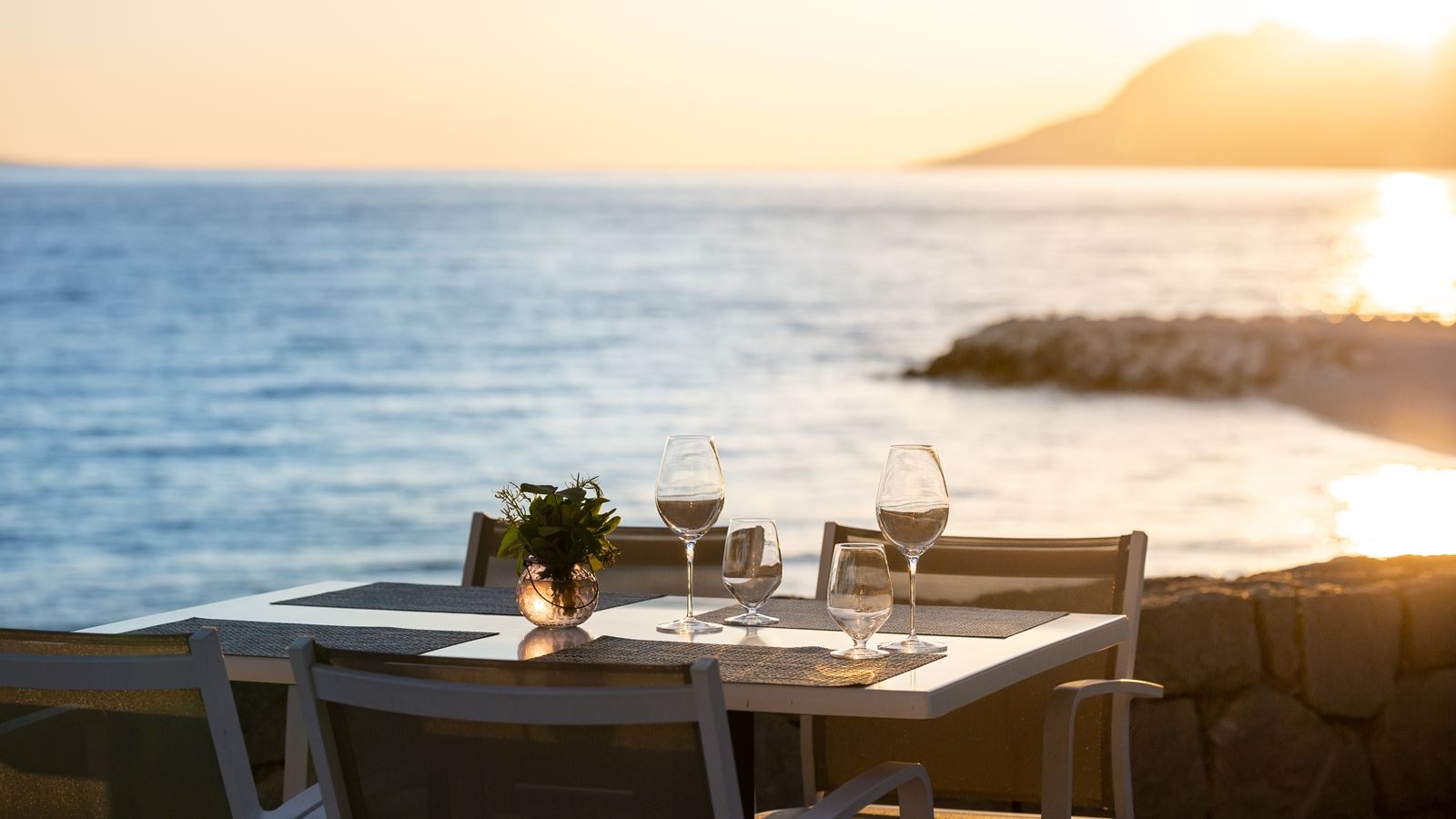 restaurants-restaurant