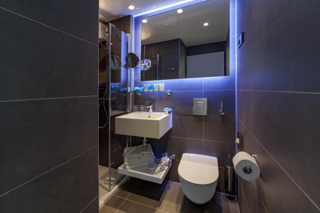 rooms-standard-room-balcony