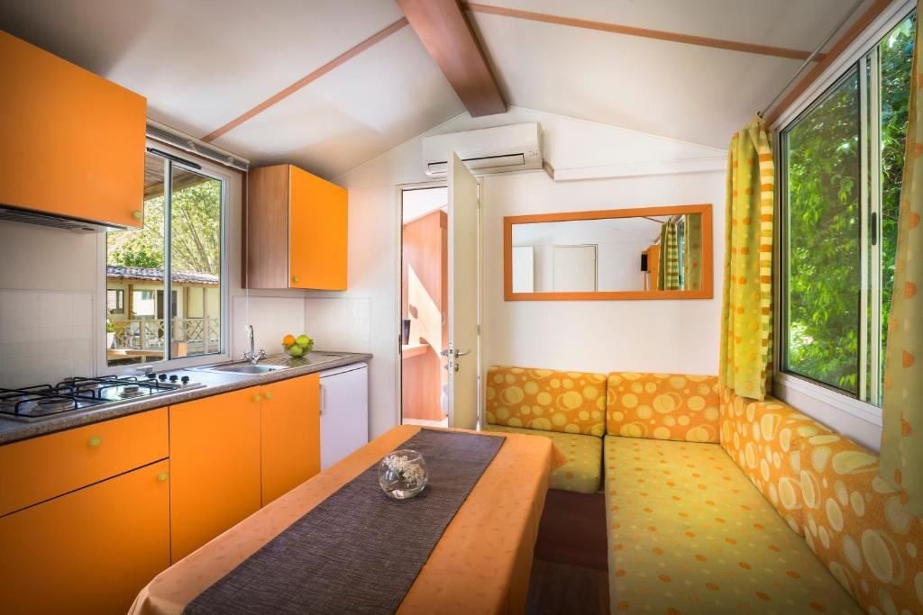 rooms-2-bedroom-standard-mobilehome