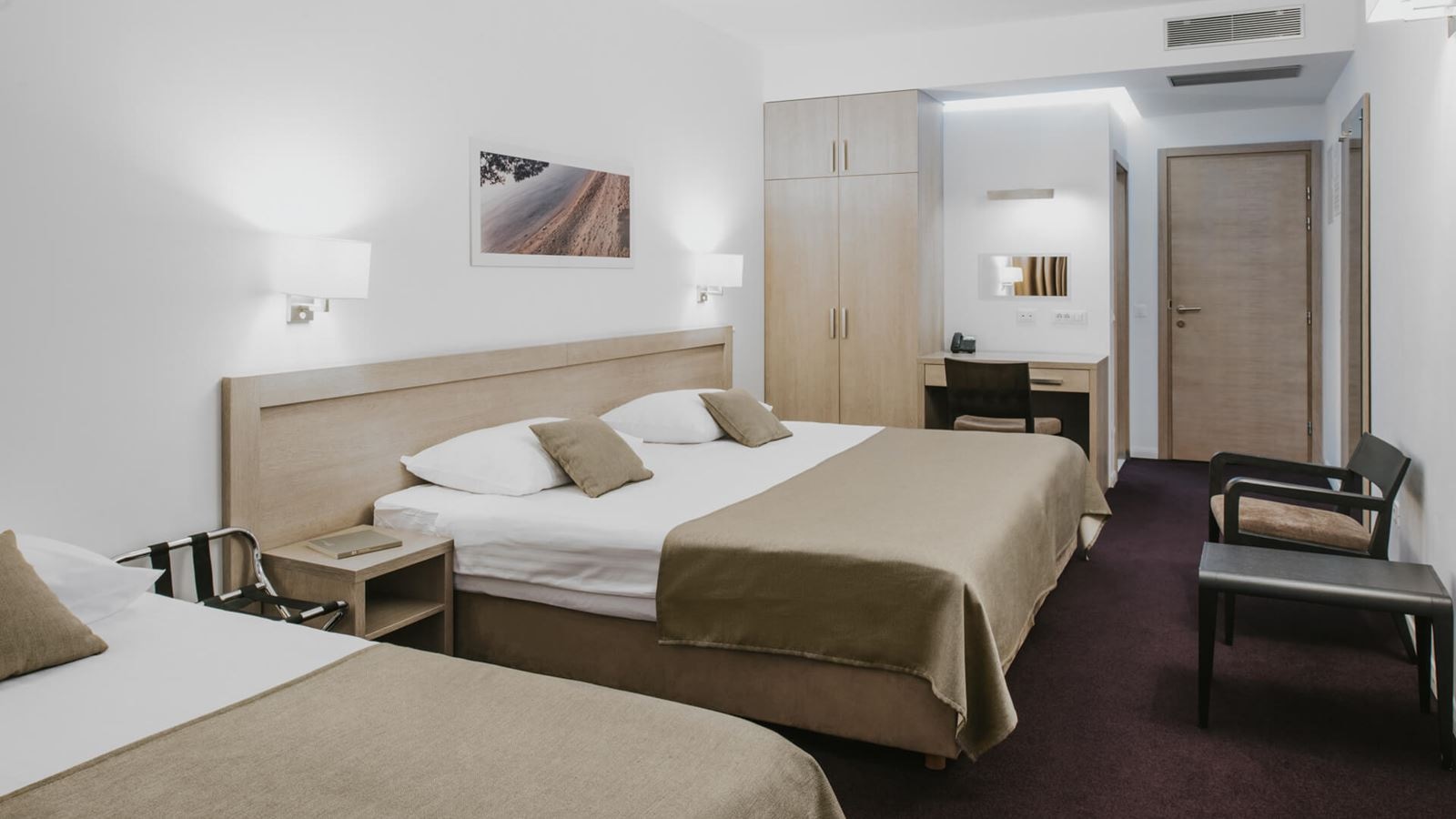 rooms-triple-comfort-room