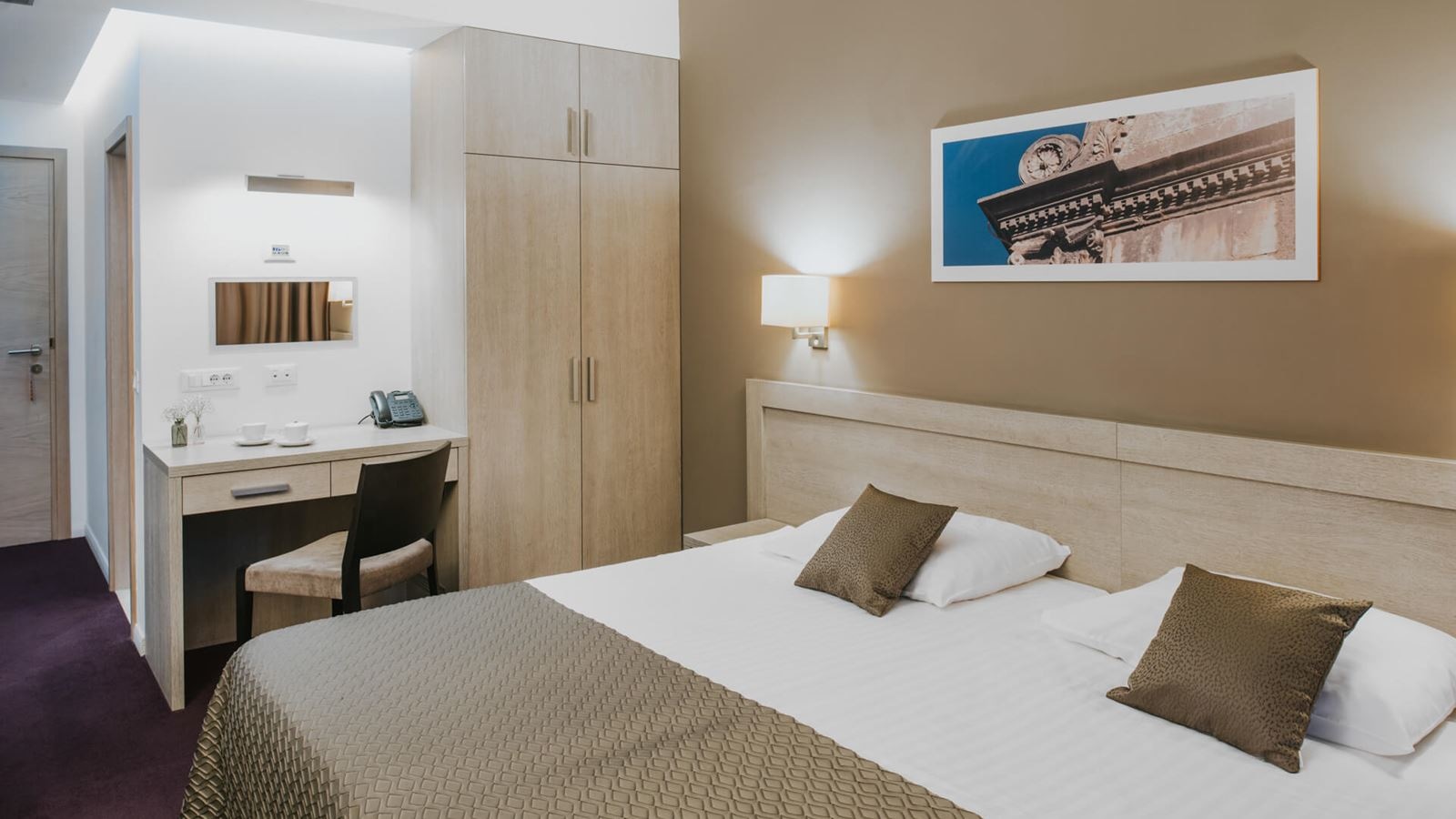 rooms-standard-room-balcony