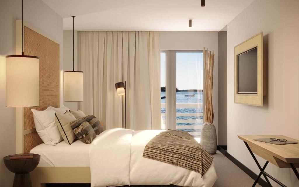 rooms-superior-room-seaview-balcony