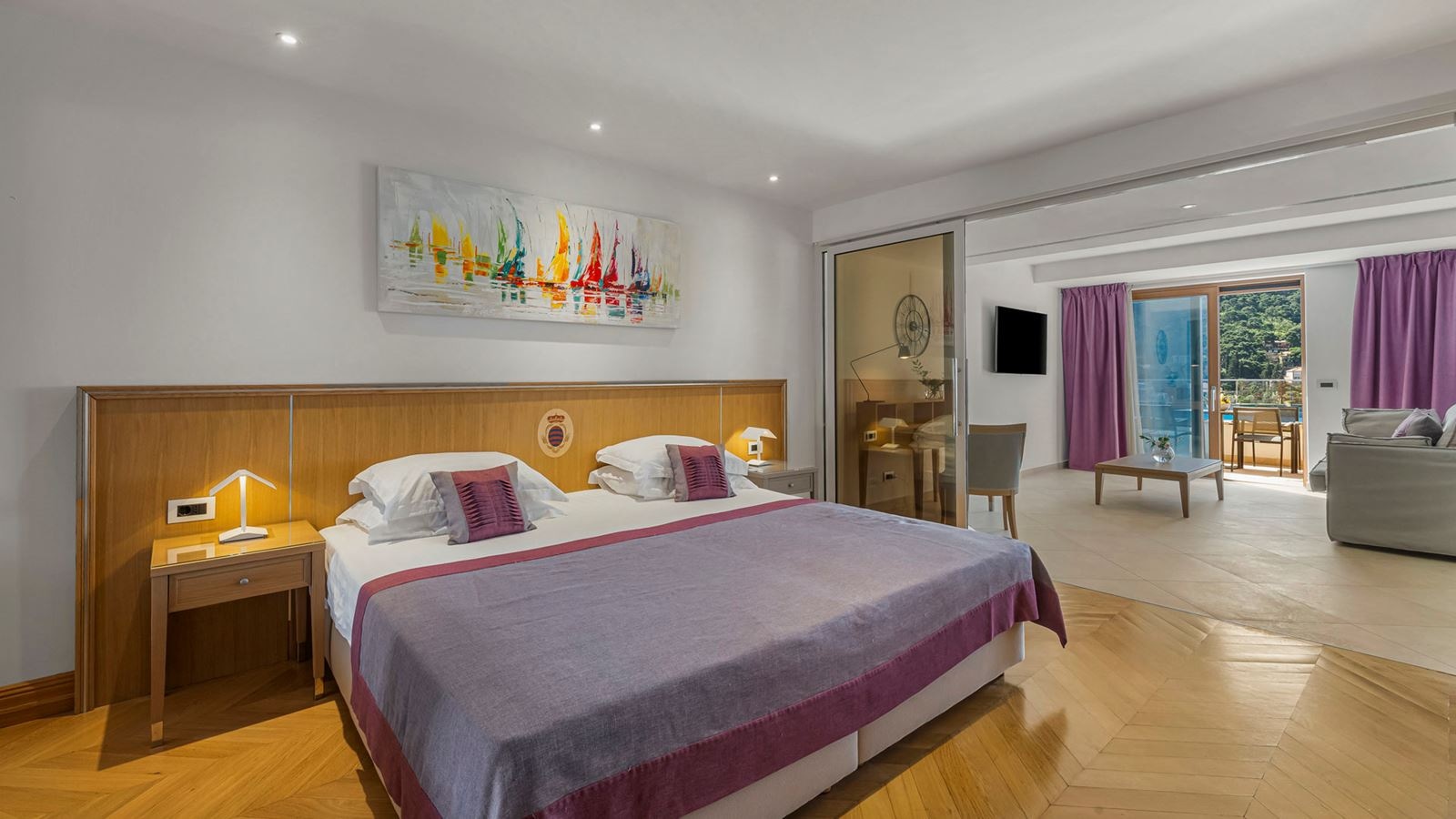 rooms-1-bedroom-deluxe-apartment-seaview-balcony