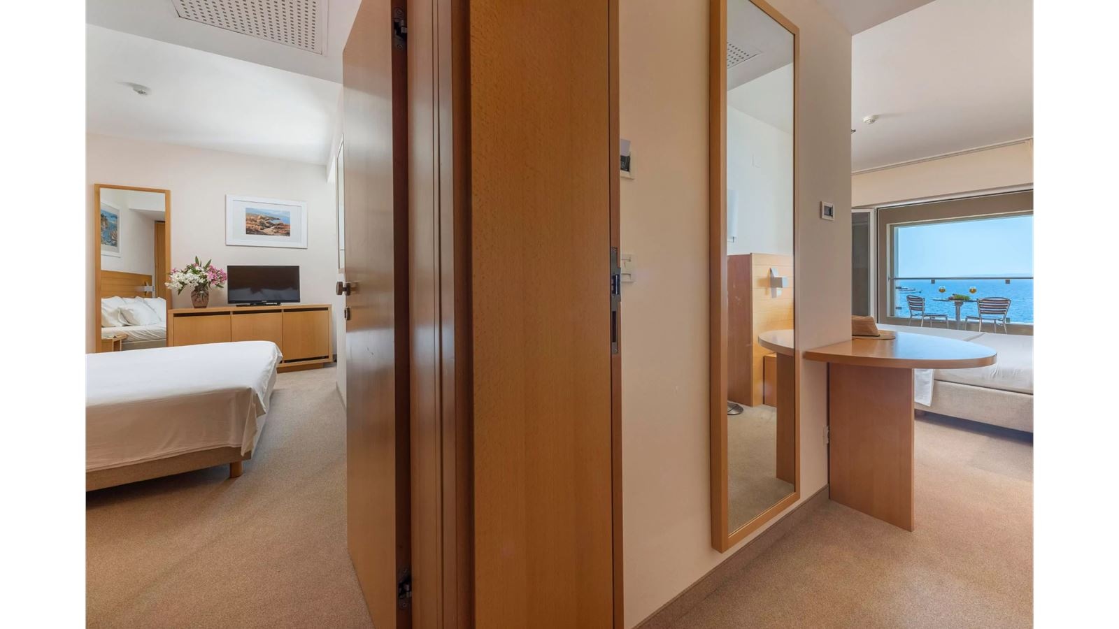 rooms-2-connecting-rooms-superior-famil-yroom-seaview-balcony