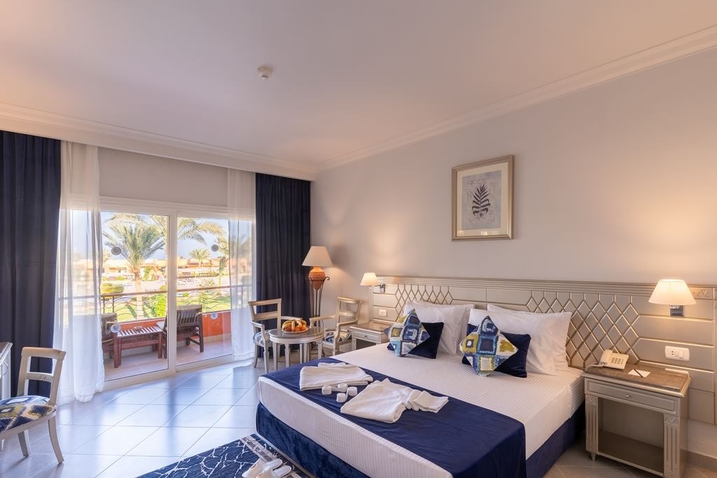 rooms-superior-pool-or-garden-view