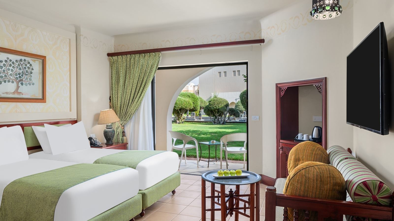 rooms-family-interleading-room-garden-view