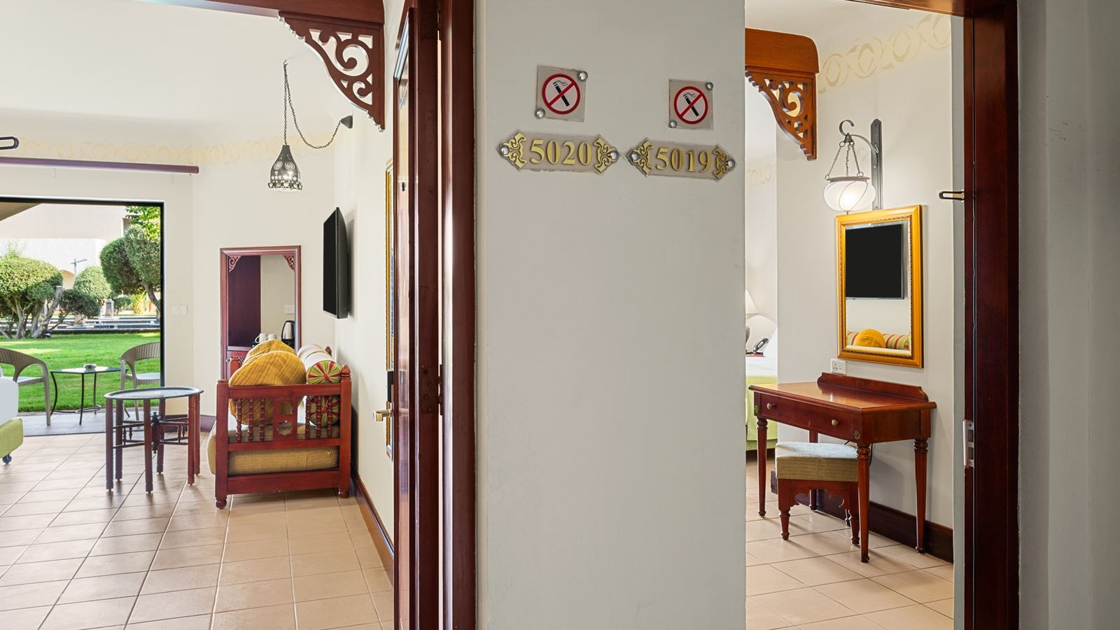 rooms-family-interleading-room-garden-view