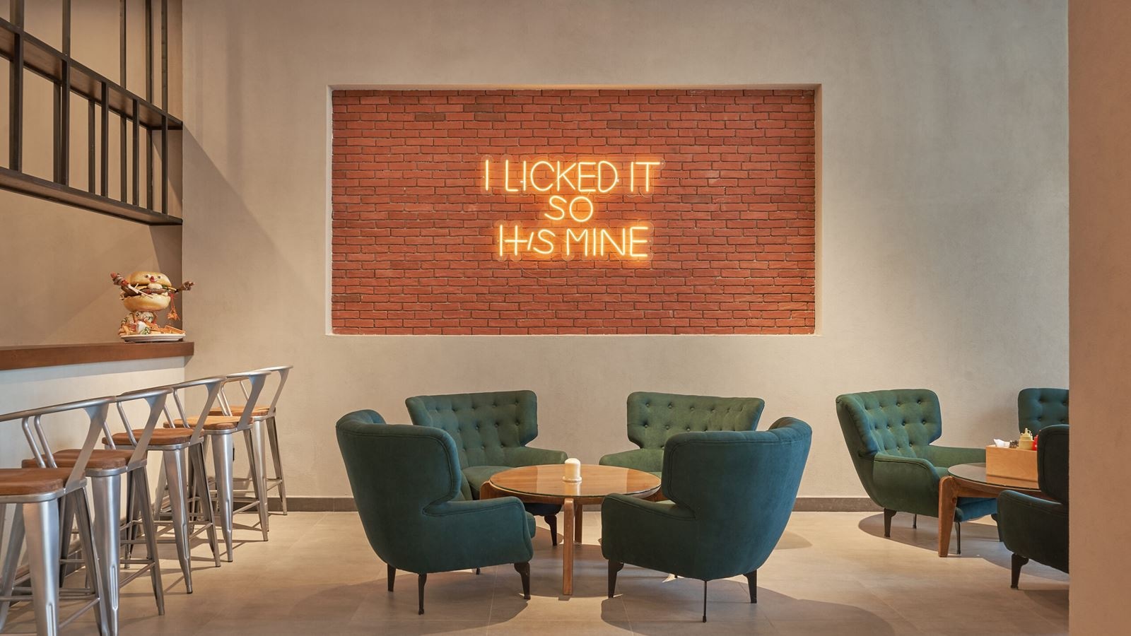 restaurants-buzzz-burger-restaurant