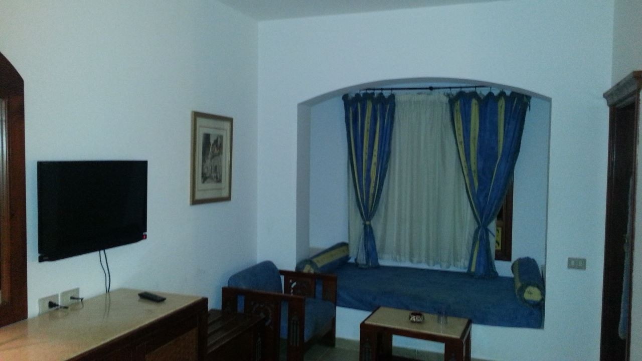 rooms-standard-room-garden--pool-view