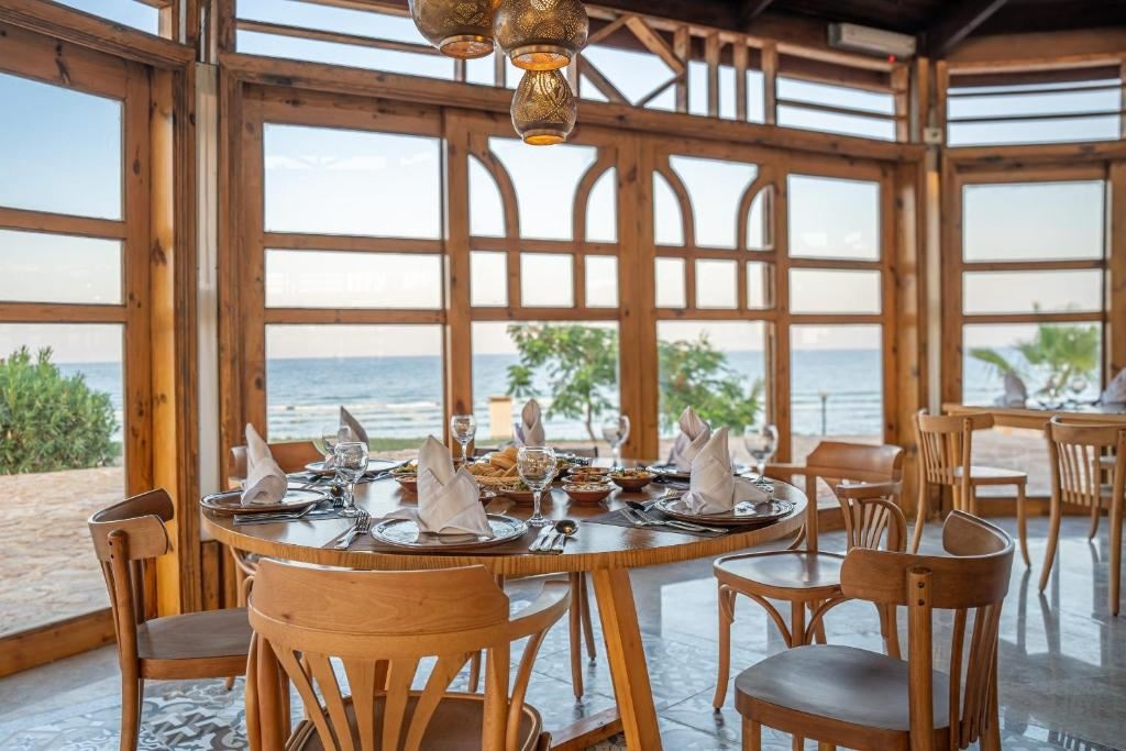 restaurants-restaurants