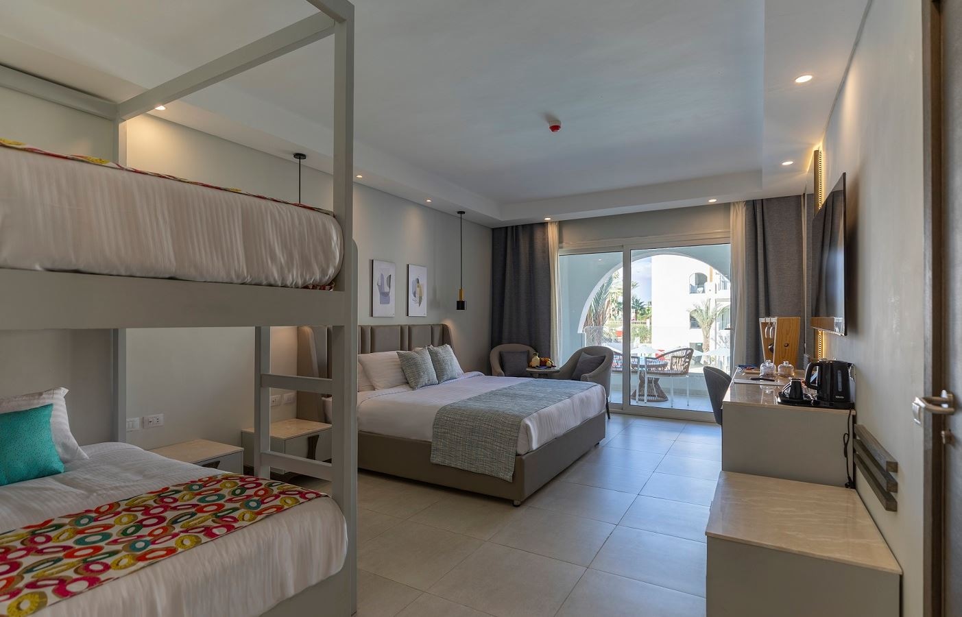 rooms-family-bunk-bed-aqua-view