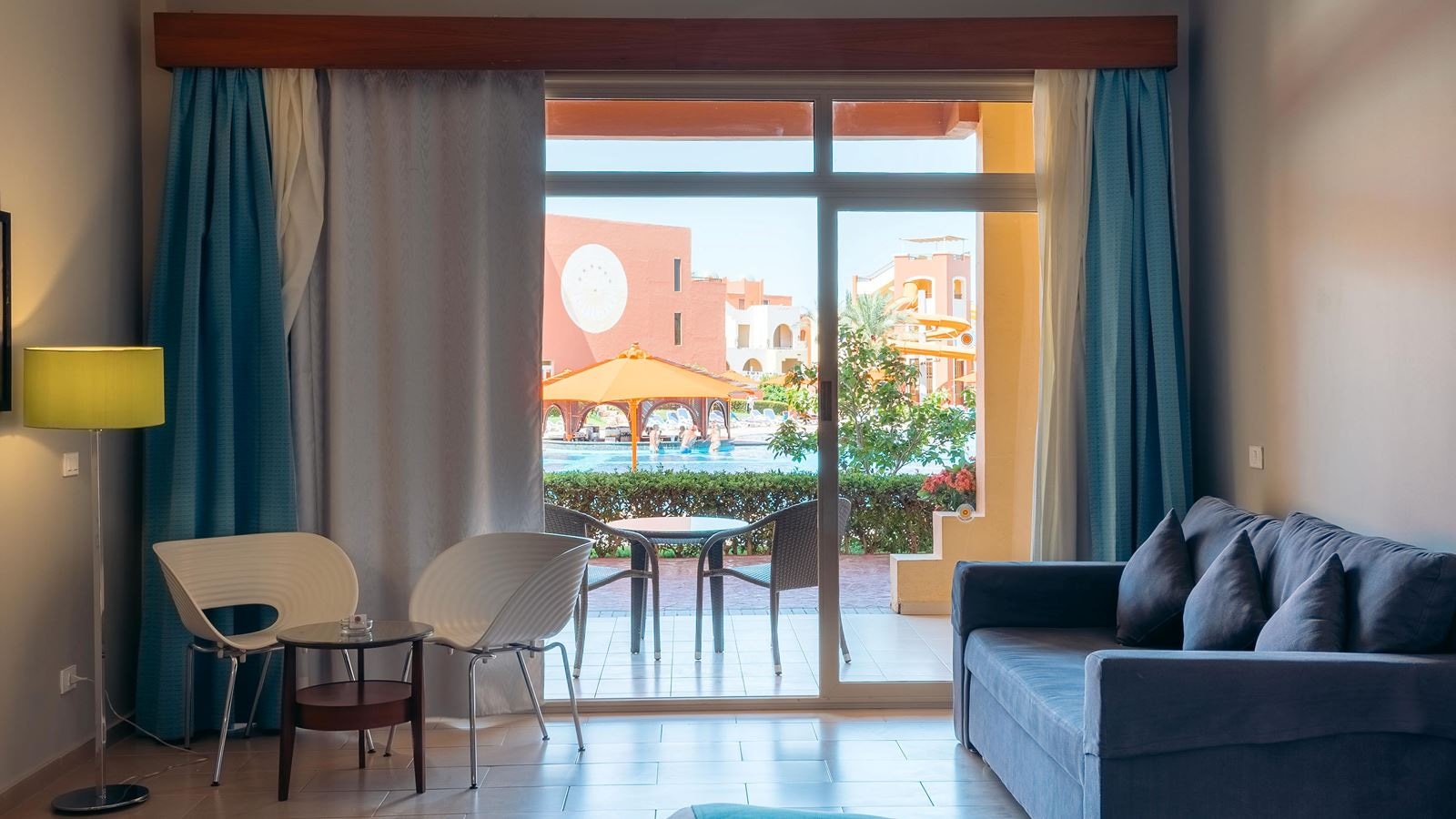 rooms-family-large-room