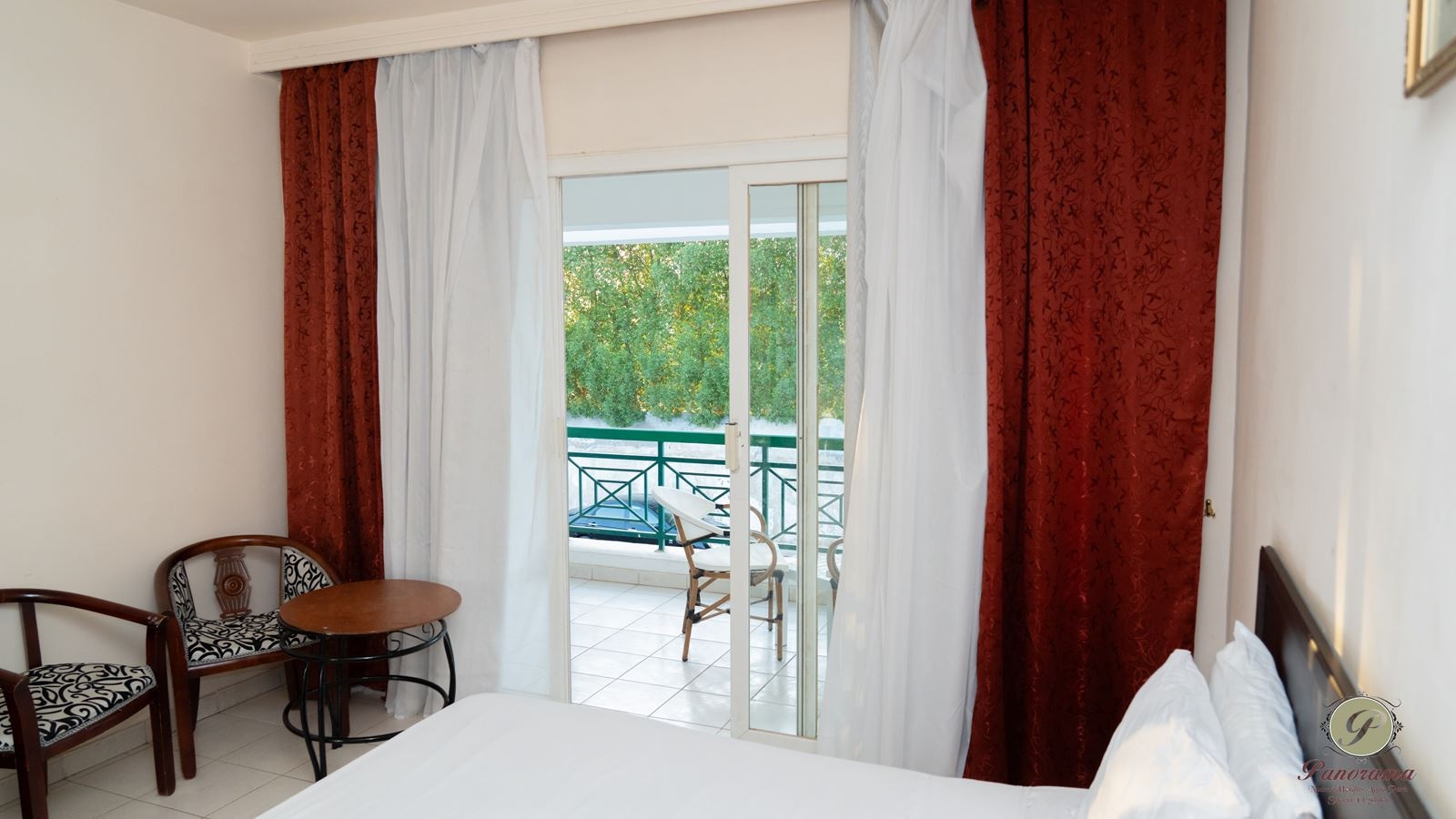 rooms-standard-room-pool-view