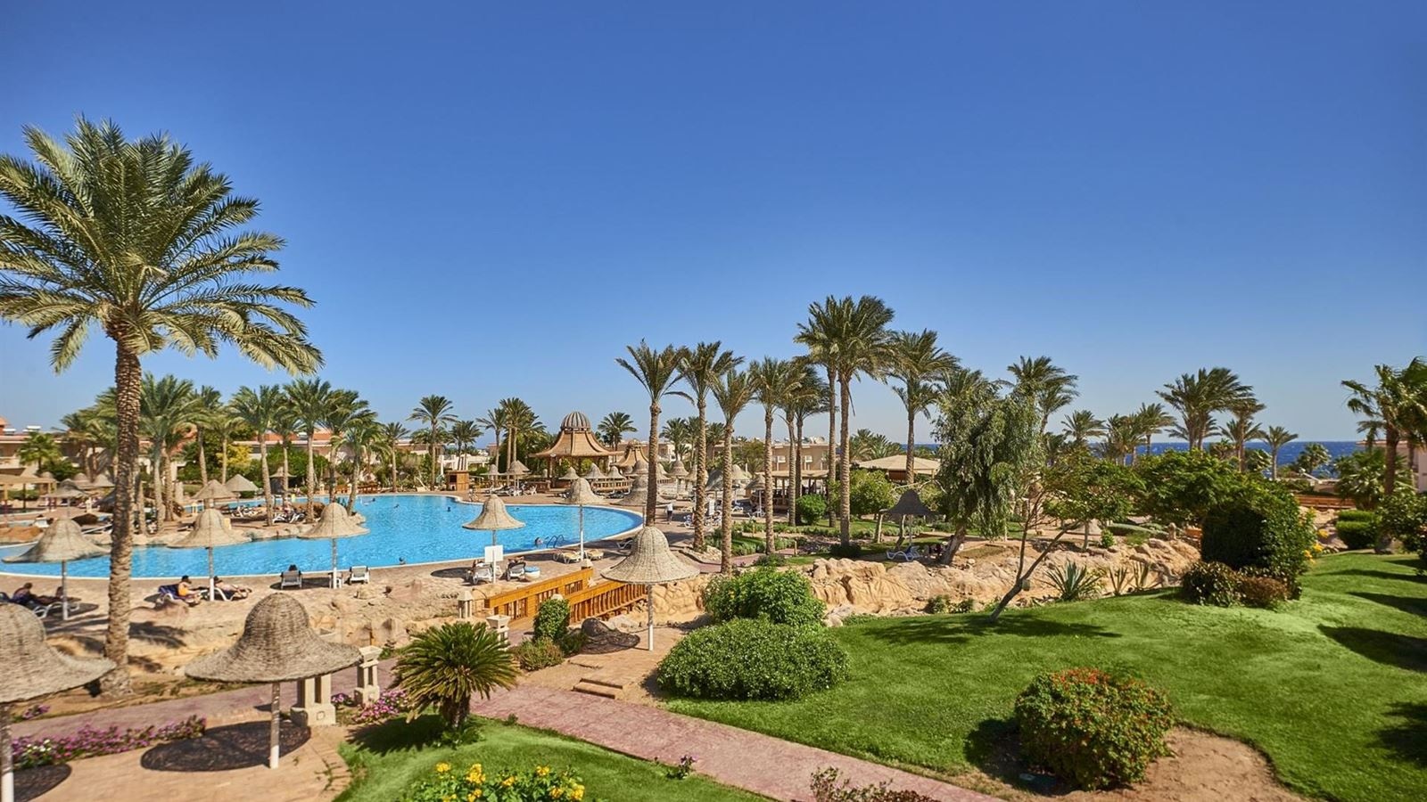 rooms-junior-family-suite-partial-sea-view