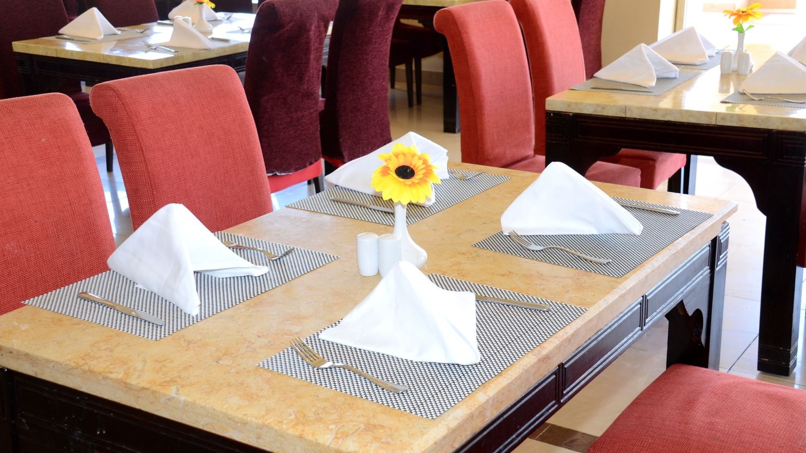 restaurants-main-restaurant