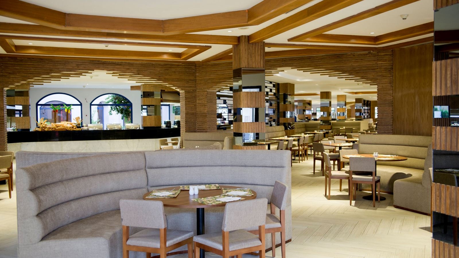 restaurants-amphoras-restaurant