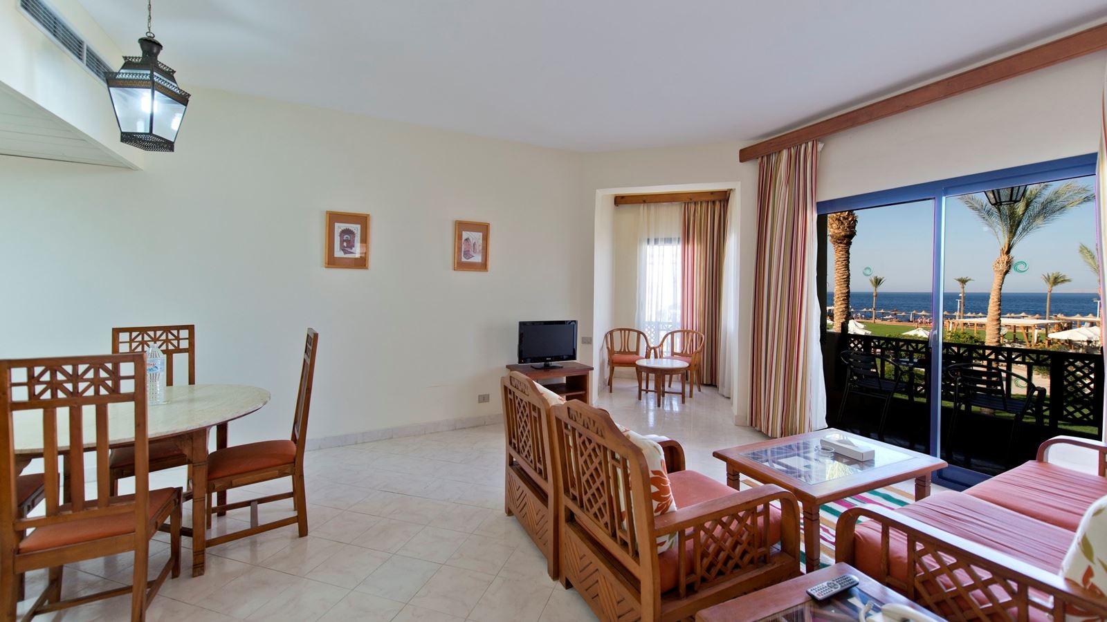 rooms-two-bed-rooms-chalet