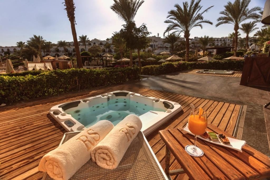 rooms-royal-savoy-suite