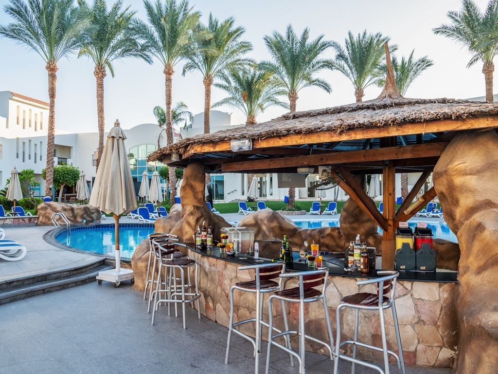 bars-active-pool-bar