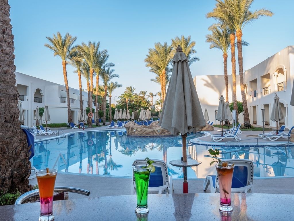 bars-active-pool-bar