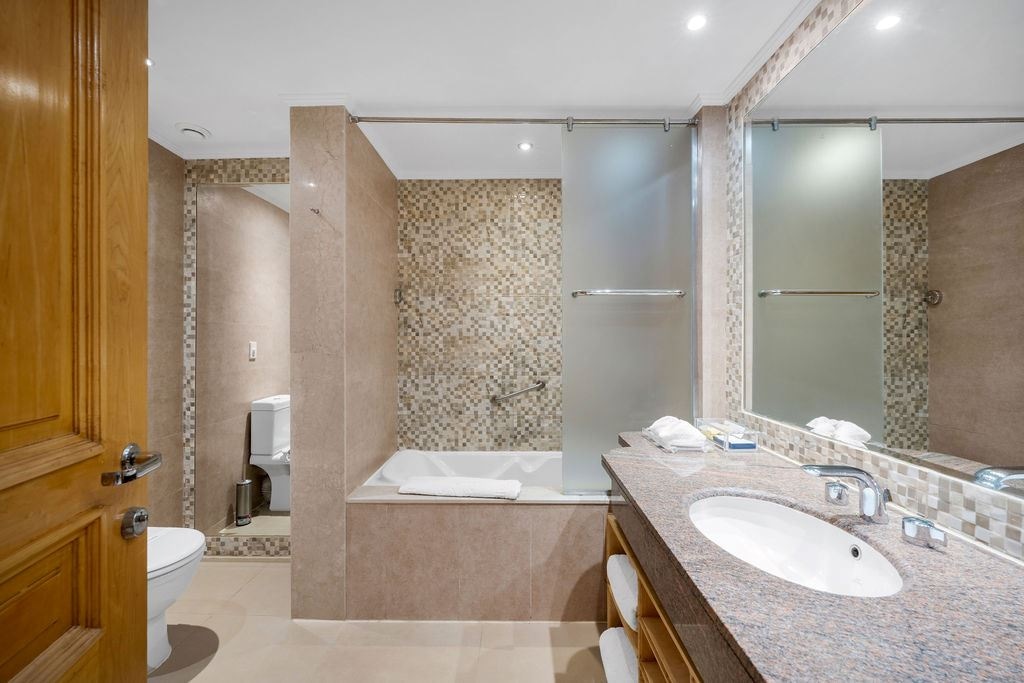 rooms-diplomatic-suite