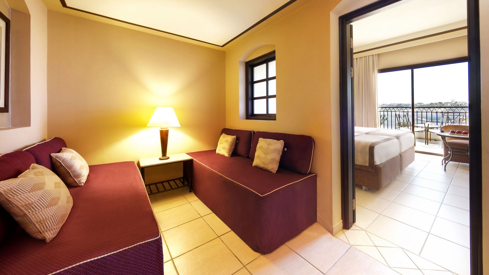 rooms-family-room-sea-view