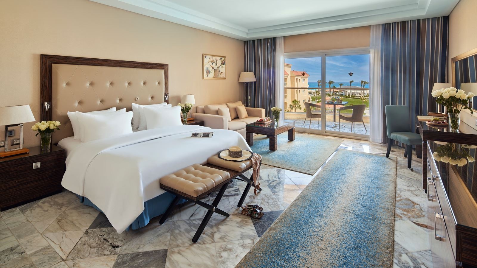 rooms-deluxe-room-pool-and-sea-view