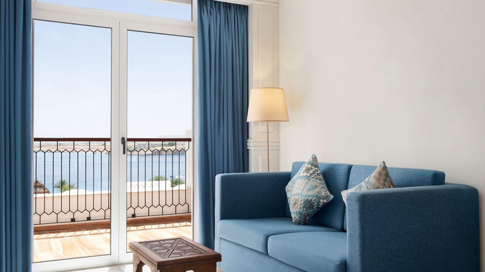 rooms-superior-sea-view-room