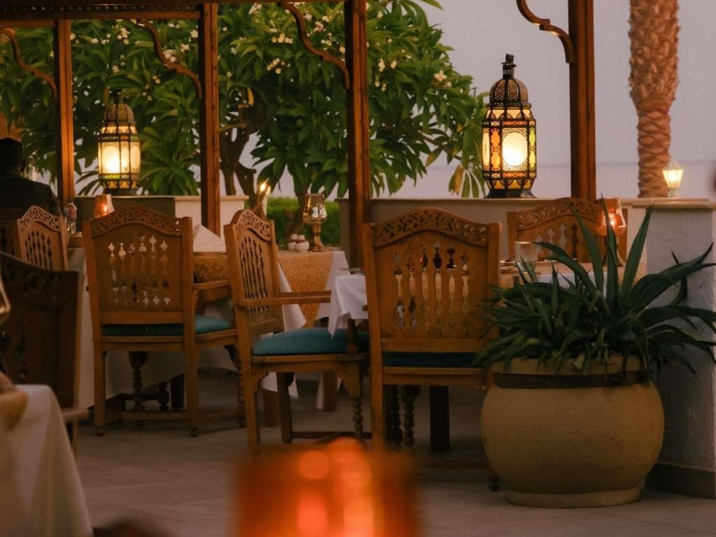 restaurants-restaurants