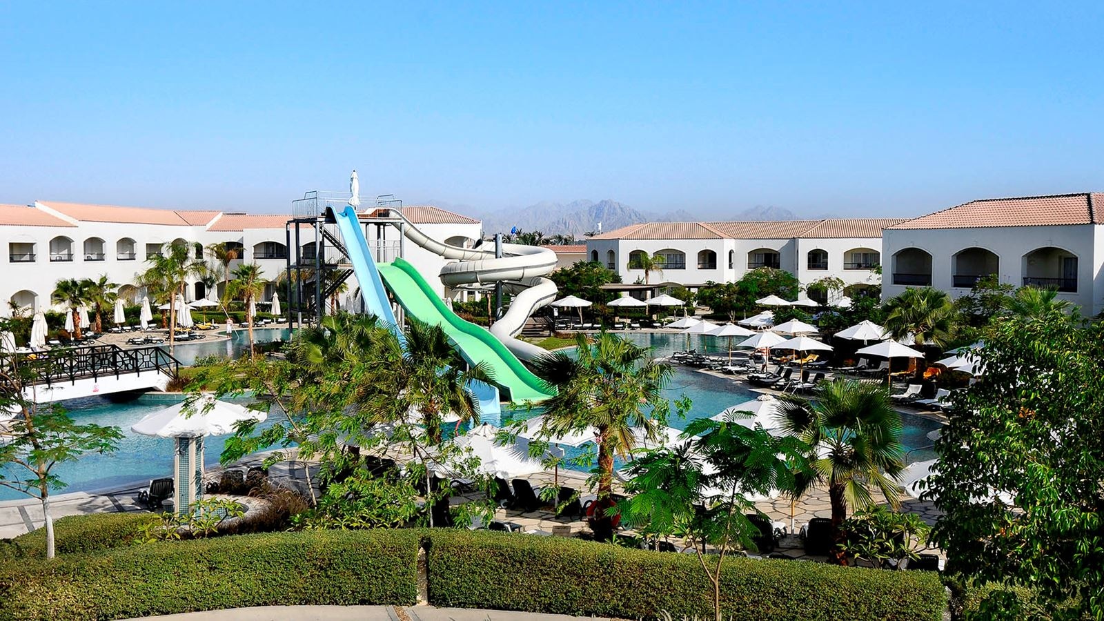 restaurants-leisure-pool-bar